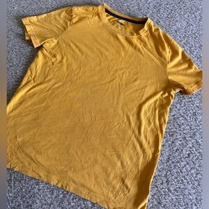 OLD NAVY BOYS T SHIRT